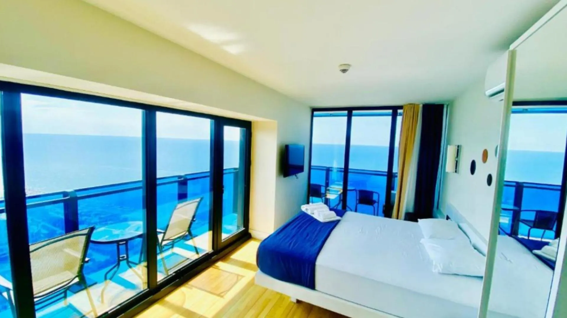 Orbi City - Panorama Sea View Aparthotel Batumi