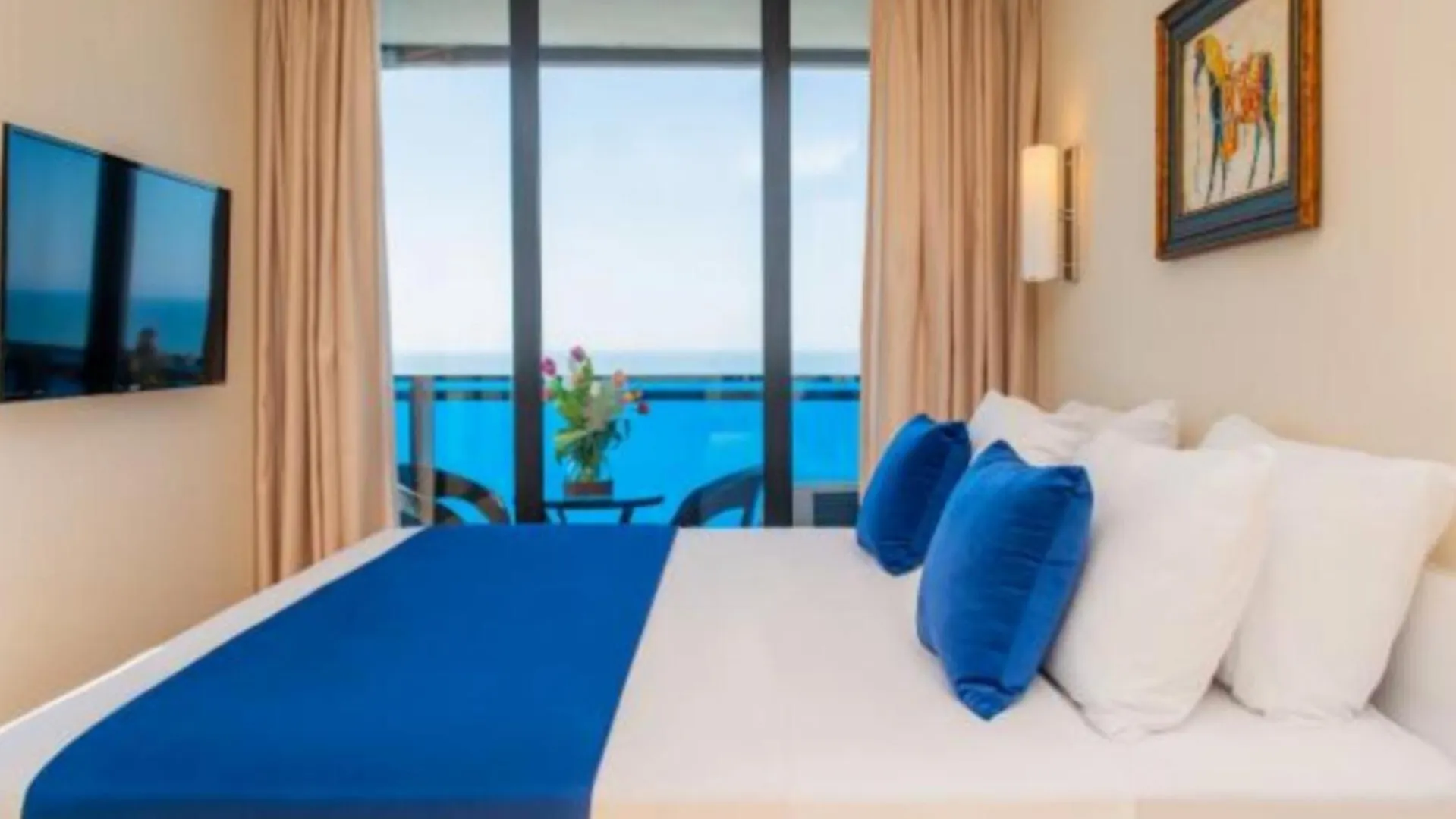Orbi City - Panorama Sea View Aparthotel Batumi 0*,  Georgia